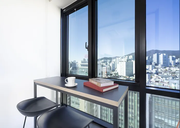 From H Reposant Busnan Seomyeon ホテル 釜山広域市